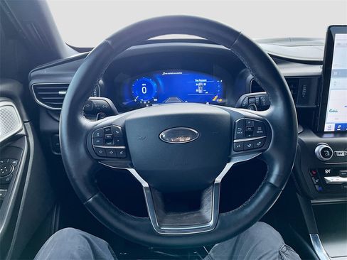 Used 2020 Ford Explorer Platinum w/ Premium Technology Package image 9