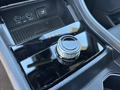 New 2027 Jeep Grand Cherokee Limited RWD image 30