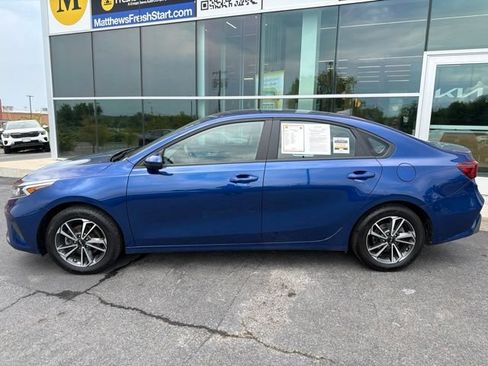 Certified 2023 Kia Forte LXS FWD image 3