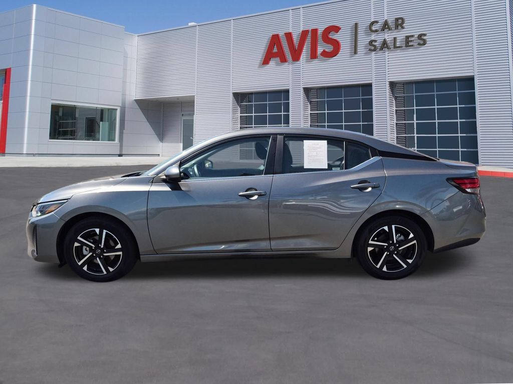 Used 2025 Nissan Sentra SV FWD image 10