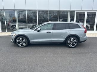 Used 2025 Volvo V60 B5 Cross Country Plus video 2