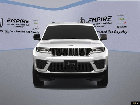 New 2025 Jeep Grand Cherokee Laredo X w/ Luxury Tech Group I AWD/4WD image 15