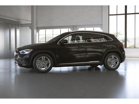 Used 2023 Mercedes-Benz GLA 250 4MATIC image 37