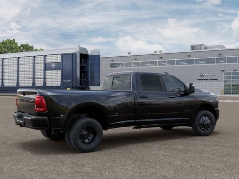 New 2026 RAM 3500 Laramie AWD/4WD image 4