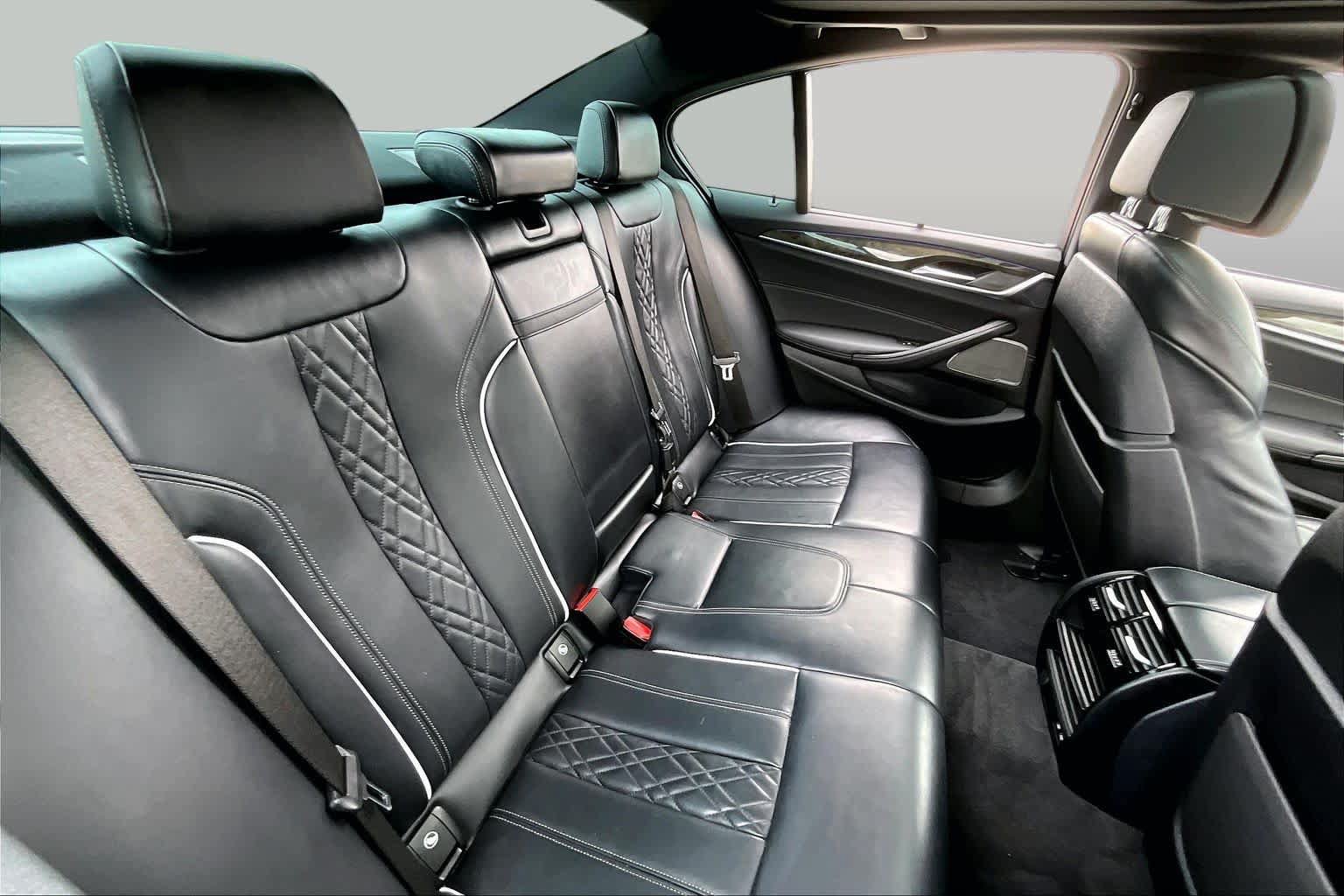 Used 2022 BMW 540i w/ M Sport Package RWD image 18