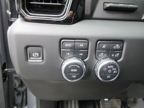 Certified 2023 GMC Sierra 1500 AT4 w/ AT4 Premium Package image 29