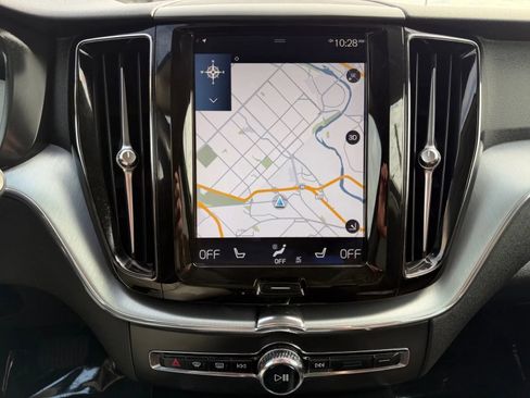 Used 2018 Volvo XC60 T6 Momentum w/ Convenience Package image 13