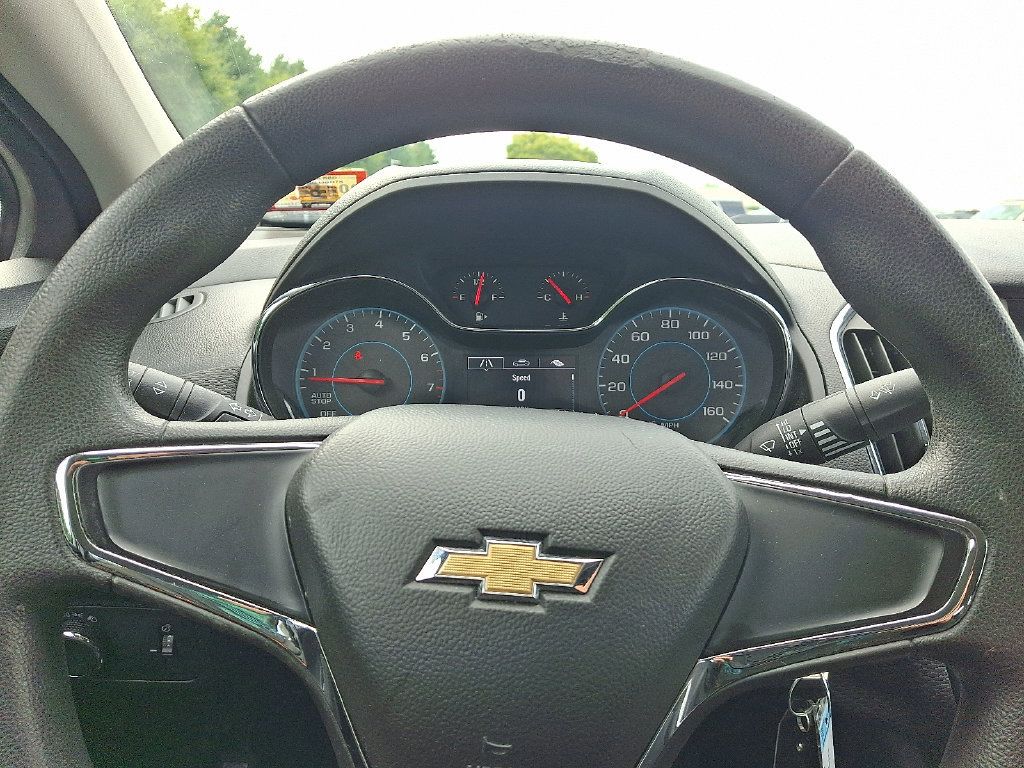 Used 2017 Chevrolet Cruze LS FWD image 19