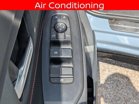 Certified 2026 Nissan Sentra SR w/ Floor Mat Package FWD image 16