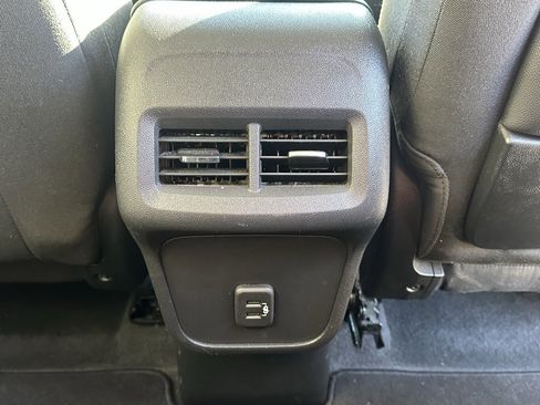 Used 2024 GMC Terrain SLE image 19