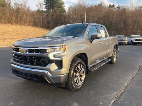 Used 2023 Chevrolet Silverado 1500 LT image 3