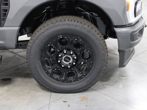 New 2026 Ford F250 Lariat w/ Black Appearance Package image 15