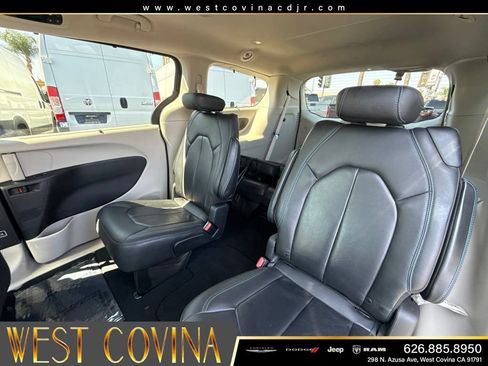 Used 2021 Chrysler Pacifica Touring-L w/ Premium & Safety Sphere Group AWD/4WD image 26