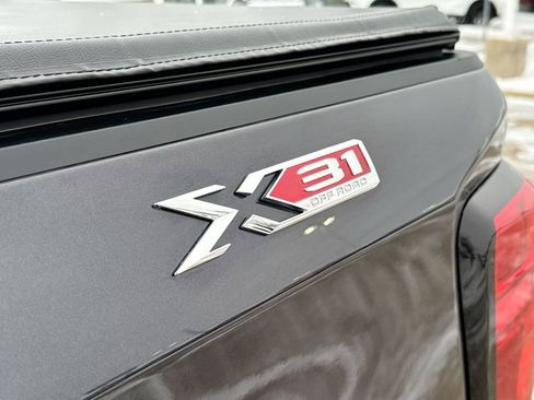 Used 2022 GMC Sierra 1500 SLT w/ SLT Premium Plus Package image 43