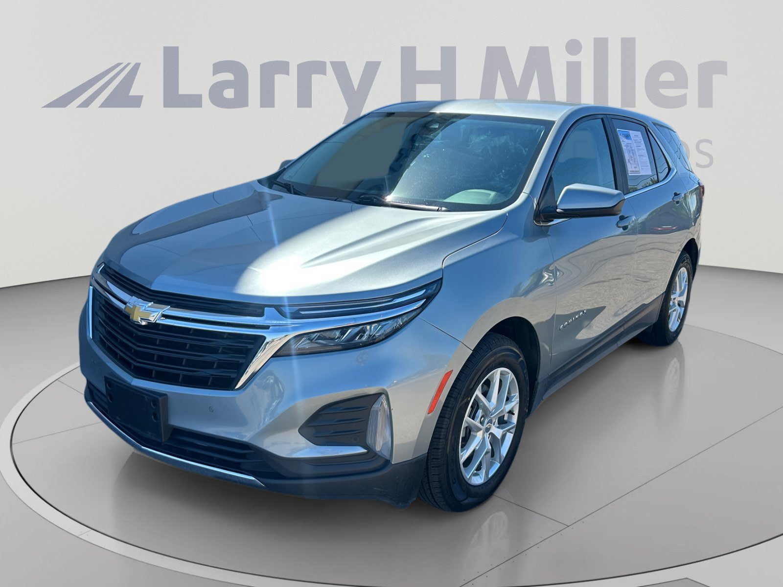 Used 2024 Chevrolet Equinox LT AWD/4WD image 1