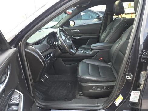 Used 2023 Cadillac XT4 Sport w/ Sun And Sound Package AWD/4WD image 3