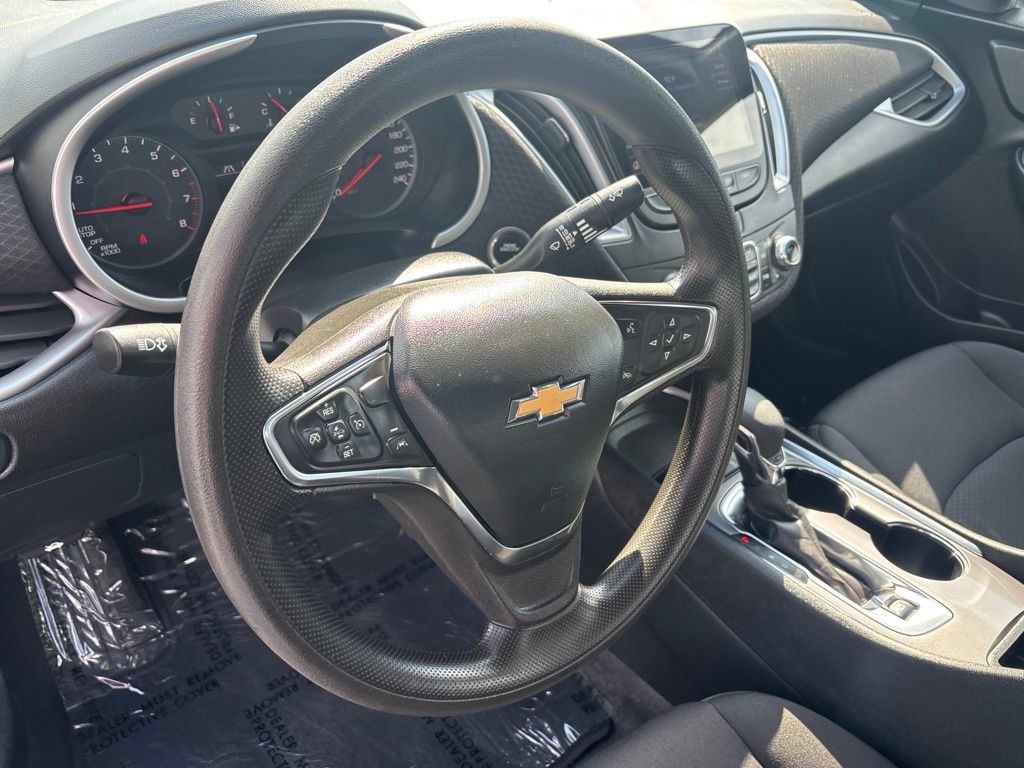 Used 2023 Chevrolet Malibu LT FWD image 13