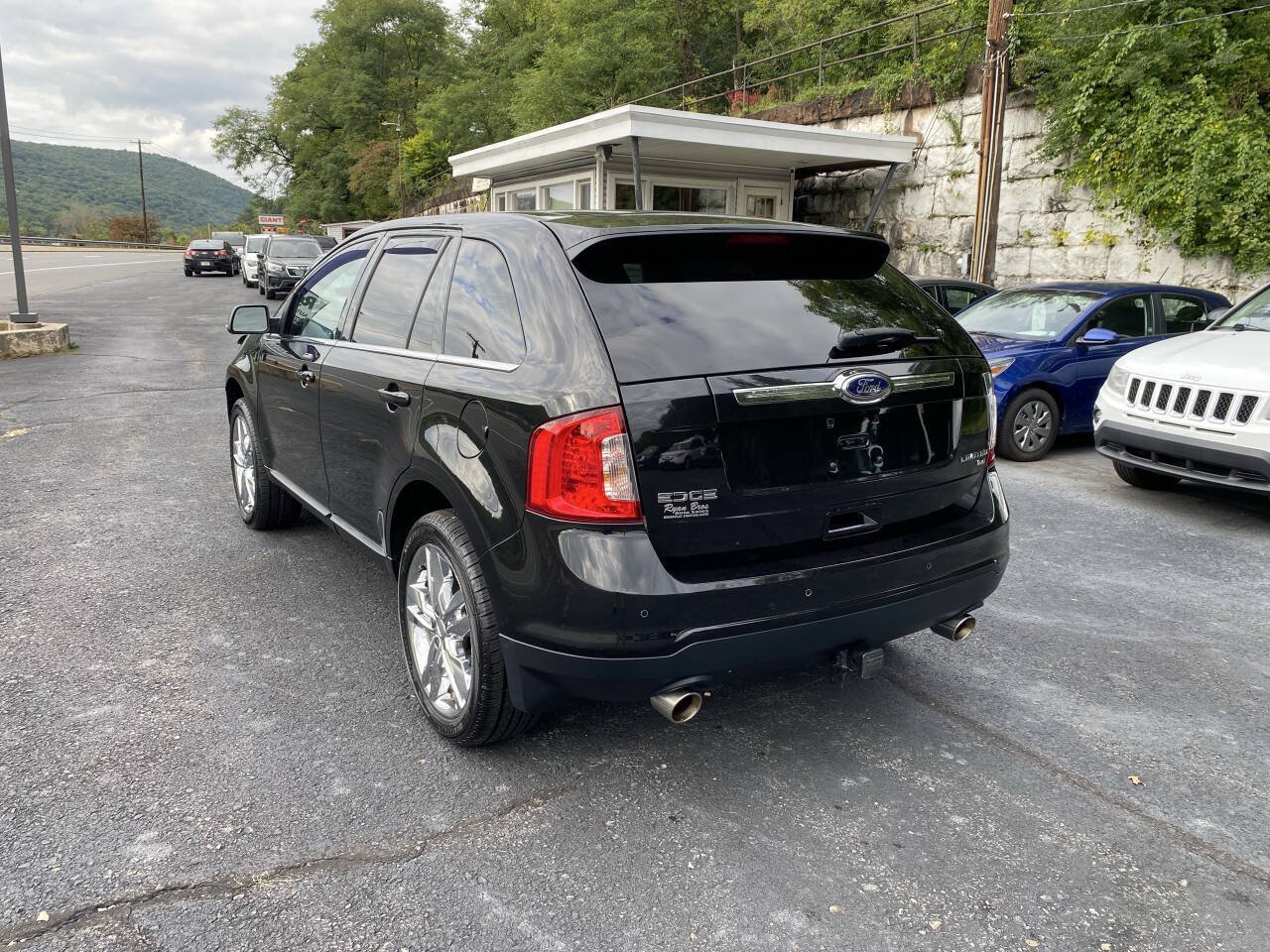 Used 2014 Ford Edge Limited w/ Equipment Group 301A AWD/4WD image 3