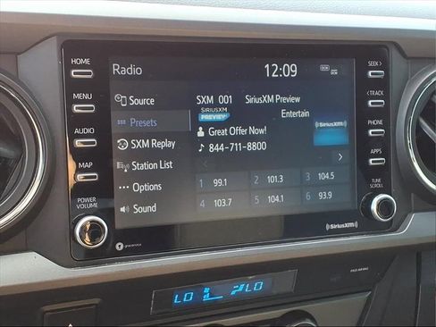 Used 2021 Toyota Tacoma TRD Off-Road image 17