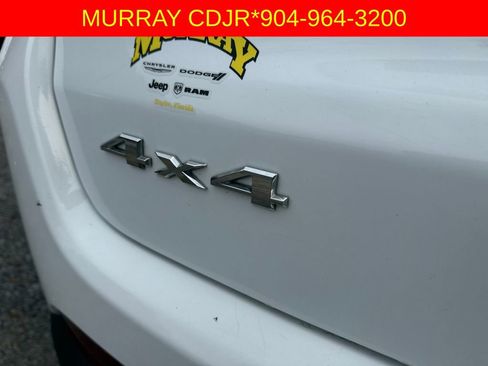 Used 2024 Jeep Compass Latitude image 17