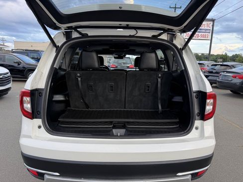 Used 2019 Honda Pilot Touring image 11