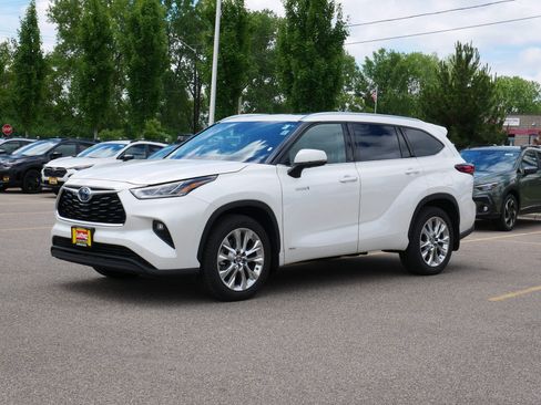 Used 2021 Toyota Highlander Limited AWD/4WD image 3