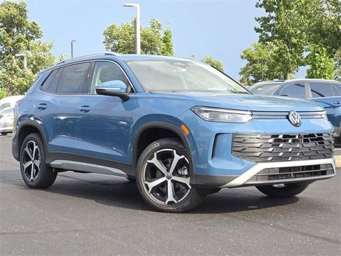 New 2025 Volkswagen Tiguan SE AWD/4WD image 2