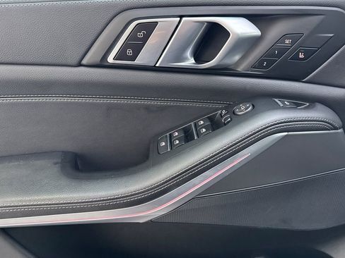 Used 2022 BMW X5 xDrive40i w/ M Sport Package image 10