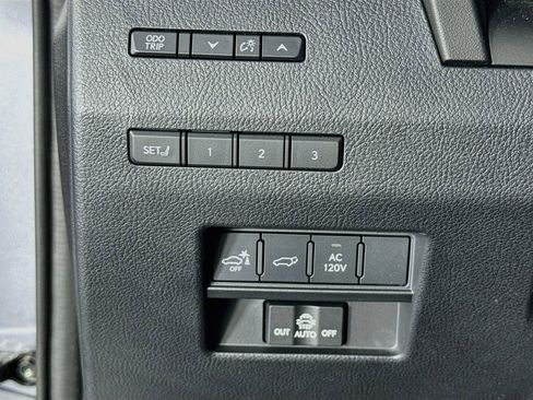 Used 2024 Lexus GX 550 w/ Accessory Package (Z1) AWD/4WD image 15