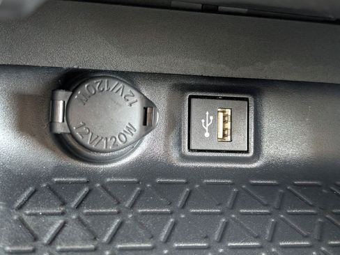 Used 2025 Toyota RAV4 XLE w/ Convenience Package FWD image 18