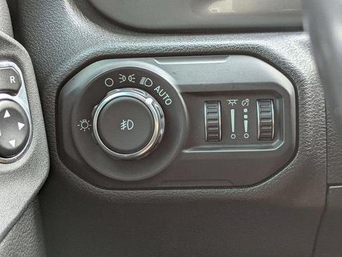 Used 2021 Jeep Wrangler Unlimited Sahara w/ Uconnect 4C Nav & Sound Group AWD/4WD image 28
