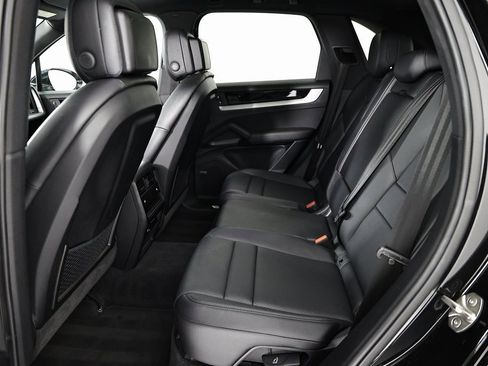 Certified 2024 Porsche Cayenne image 26