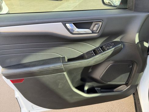 Used 2021 Ford Escape SE w/ SE Sport Appearance Package FWD image 13
