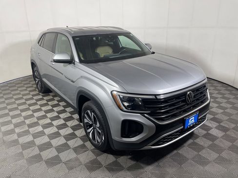 Certified 2024 Volkswagen Atlas Cross Sport SE AWD/4WD image 1