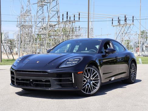 New 2025 Porsche Panamera image 1