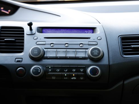 Used 2010 Honda Civic DX-VP image 29