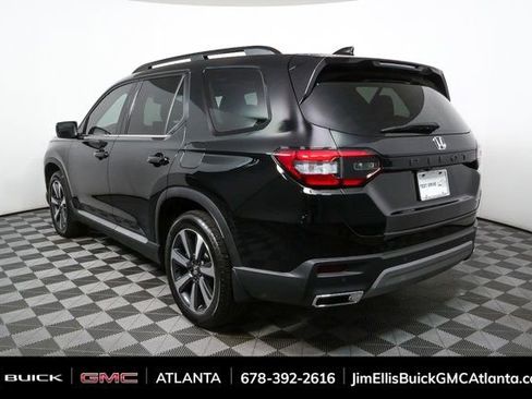 Used 2025 Honda Pilot Touring image 29