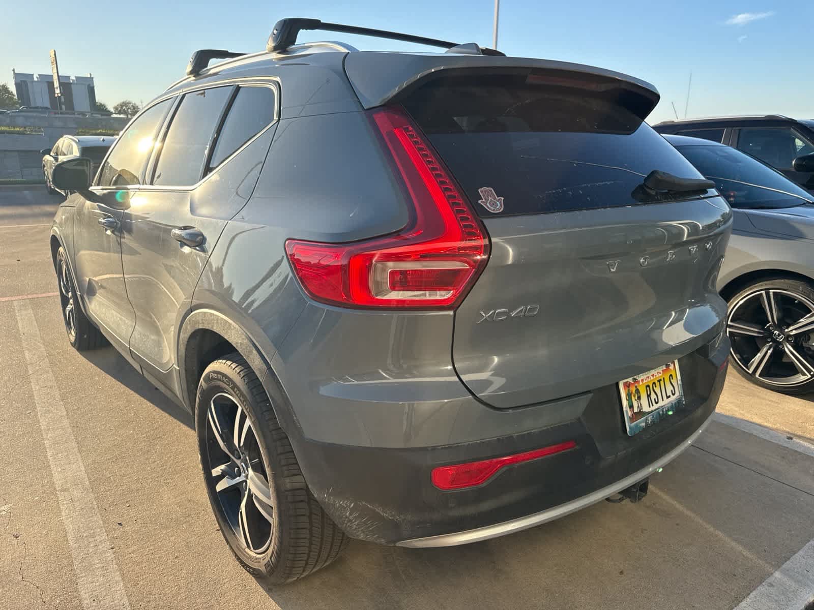 Used 2023 Volvo XC40 B5 Core w/ Convenience Package AWD/4WD image 3