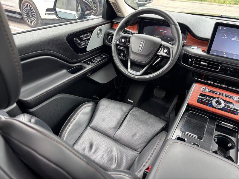 Used 2024 Lincoln Aviator Reserve w/ Equipment Group 201A AWD/4WD image 13