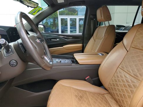 Used 2021 Cadillac Escalade ESV Sport w/ Driver Assist Tech Package AWD/4WD image 22