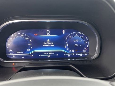 Used 2023 Chevrolet Suburban Premier image 18