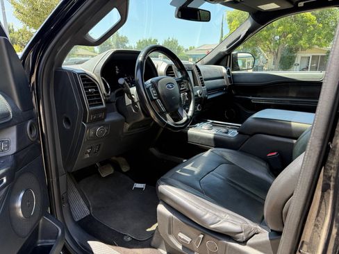 Used 2018 Ford Expedition Limited AWD/4WD image 5