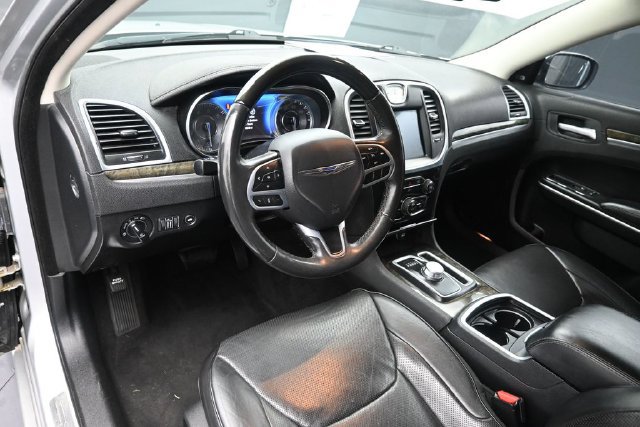 Used 2020 Chrysler 300 Limited RWD image 13
