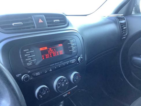 Used 2016 Kia Soul image 17