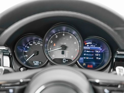 Certified 2026 Porsche Macan S AWD/4WD image 18