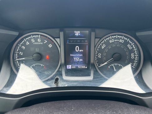 Used 2016 Toyota Tacoma TRD Off-Road image 23