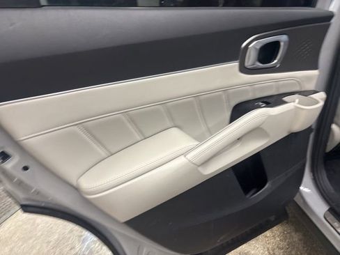 Certified 2023 Kia Sorento SX image 16