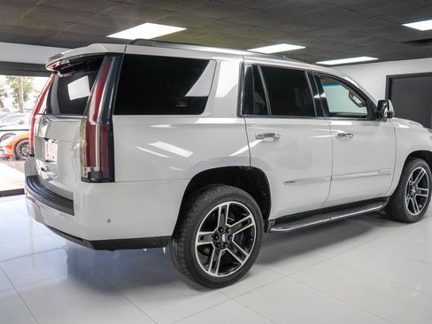 Used 2017 Cadillac Escalade Luxury AWD/4WD image 5