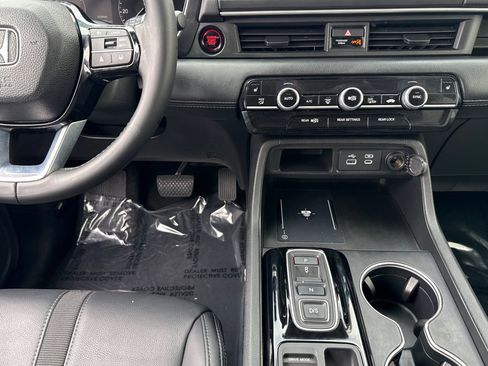 Certified 2024 Honda Pilot Touring image 29