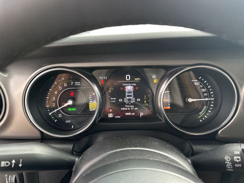Used 2023 Jeep Wrangler Unlimited w/ Cold Weather Group AWD/4WD image 21